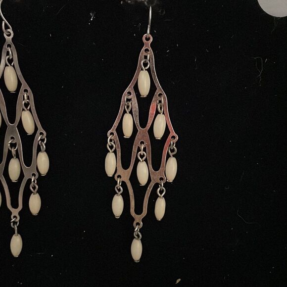 3.5” gold tone geometric 5-layer cream teardrop dangle earrings w/9 faux pearls - Picture 7 of 9